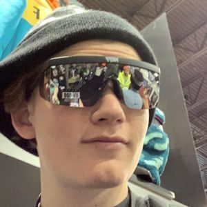 Meet your Posher, Adam